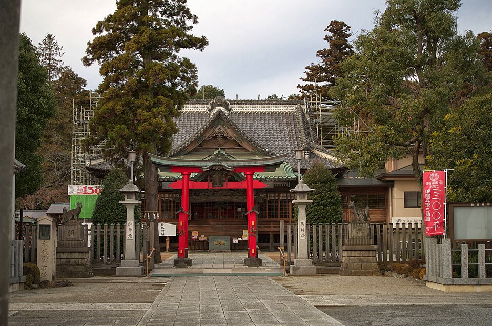 箭弓稲荷神社の境内の様子