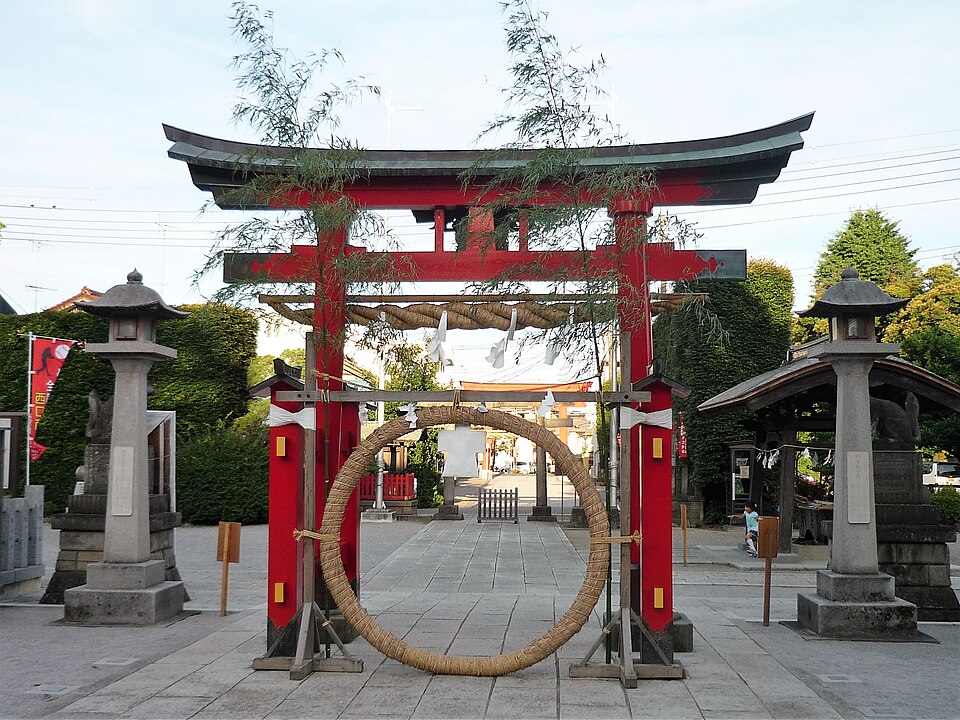 箭弓稲荷神社の境内の様子