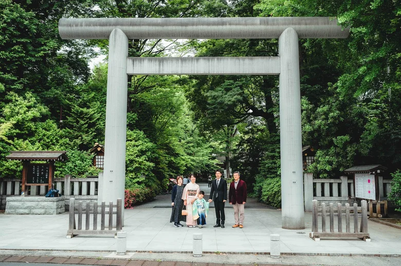 阿佐ヶ谷神明宮 大鳥居前での三世代・七五三撮影(2026年5月23日・仕上がりカラー00しぜんに)