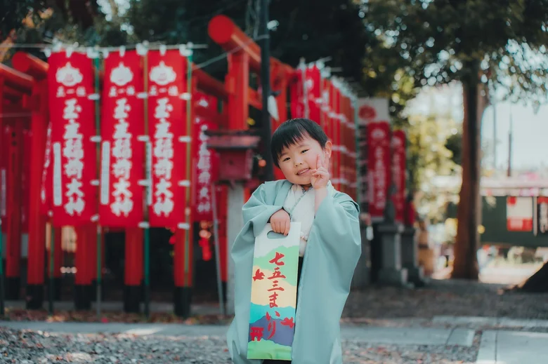 伊奴神社 五一稲荷大神前での七五三撮影(2026年4月3日・仕上がりカラー02ふわふわ)