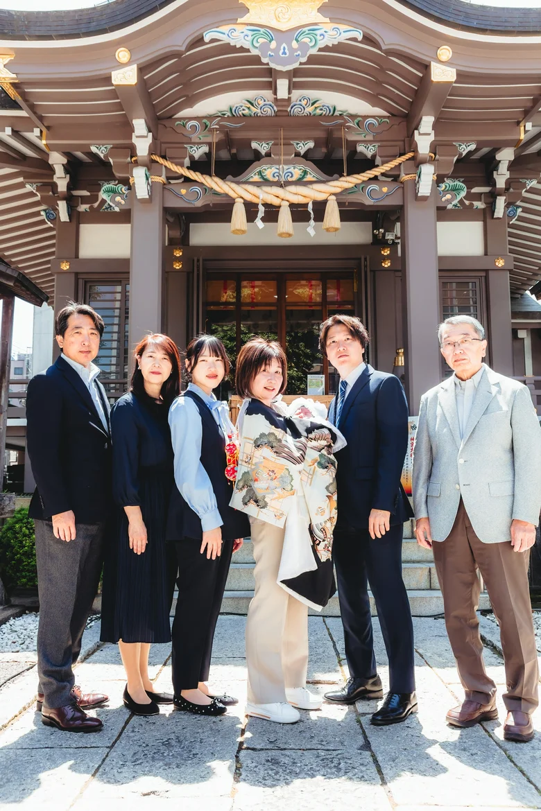 柏神社 社殿前でのお宮参り集合写真(2026年5月10日・仕上がりカラー00ナチュラル)