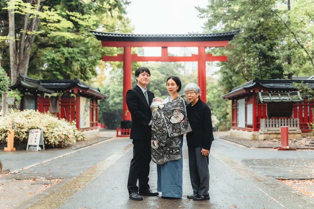 大宮氷川神社 大鳥居前でのお宮参り撮影(2026年3月31日・仕上がりカラー00ナチュラル)