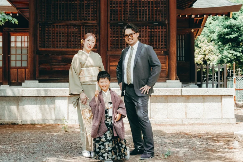 札幌護國神社 凛々しい三人の記念写真(2026年5月14日・仕上がりカラー01ときめき)
