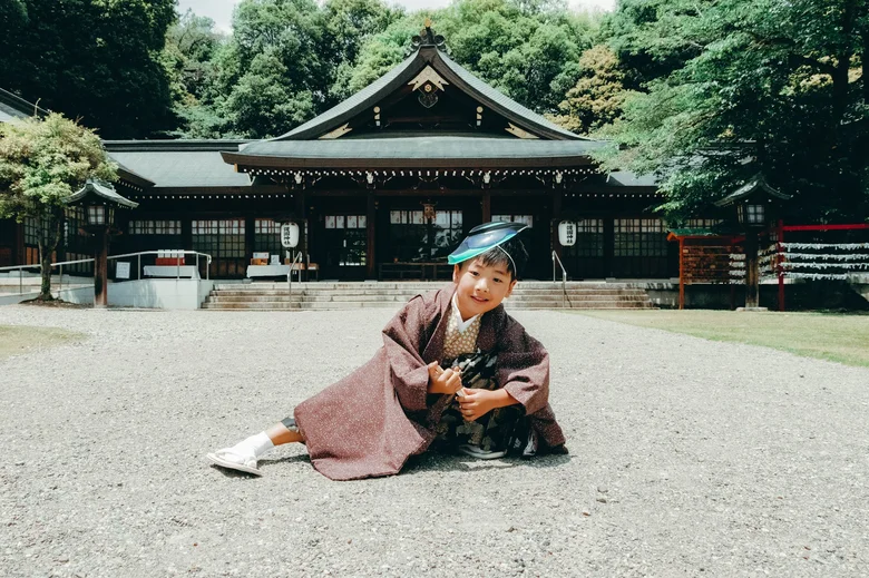 札幌護國神社 境内でひと休み(2026年5月14日・仕上がりカラー01ときめき)