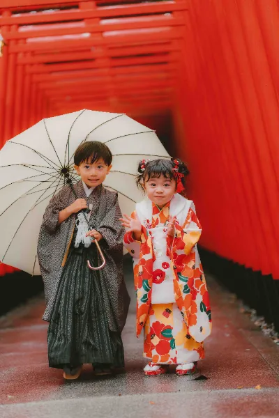 ハレノヒビフォトの撮影実績写真「05 - なつかし｜フィルム風(赤)」6枚目